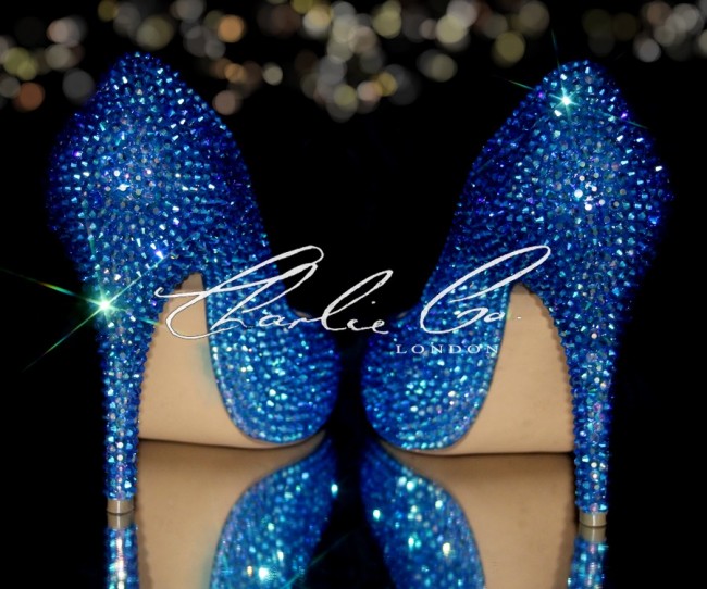 GIUSEPPE ZANOTTI 2019 Tara sky blue glitter square toe chunky heel sandals  EU39 For Sale at 1stDibs | tara westwood feet, blue glitter sandals, blue  sparkle heels